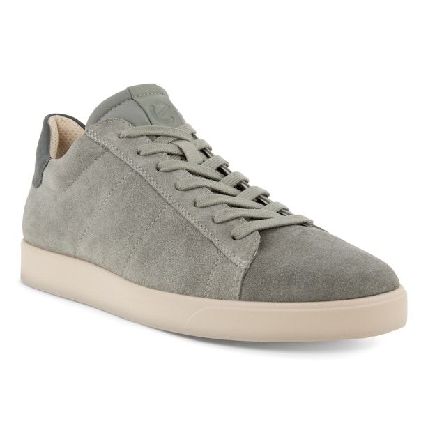 Ecco Street Lite - A comfortable, casual trainer offering versatility and style.